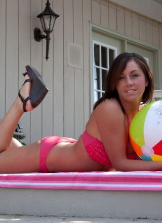 Bella Xoxo Heats Up Outside Playing With Her Beach Ball