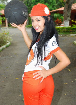 Gigi Spice Is A True Fan And Masturbates In The Name Of Sports