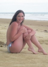 Carlotta Champagne - Australian Beach - Candids