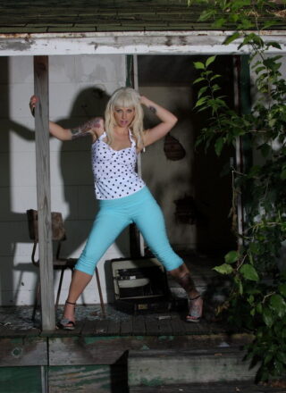 Lynn Pops On The Front Porch Getting Naked In Front Of Her Neighbors