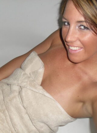 Bella Xoxo Is Manning The Camera And Showing Her Self Up Close And Personal In These Self Shots