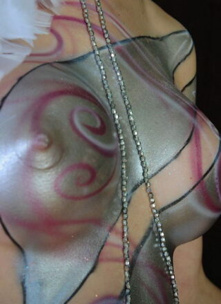 La Zona Modelos: Aston Looks Sexy With Body Paint Over Her Topless Body
