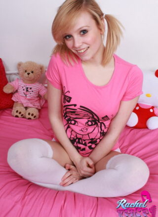 Rachel Tease: Sweet Teen Rachel Looks So Cute In Her Matching Panties And Bra