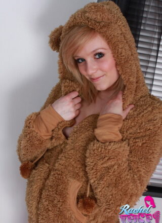 Hot Teen Rachel Tease Is All Wrapped Up For Winter, But How Long Does It Last?