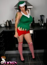 Dors Feline The Naughty Elf Gets Naked And Spreads Her Pussy For Christma
