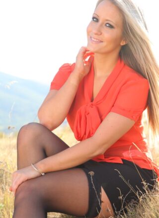 Onlysecretaries: Candice Strips To Show Her Asset