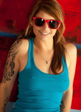 Hailey Leigh - Red Sunglasses