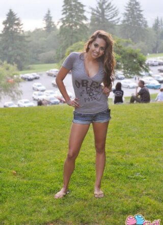 Cindy Cupcakes Flashing At The Park