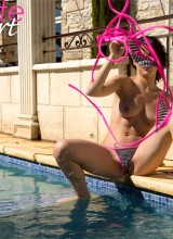 Explicite-art: Terrific Nikita Bellucci Squirting In The Pool