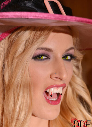 1by-day: Mira Sunset - Halloween Lusts