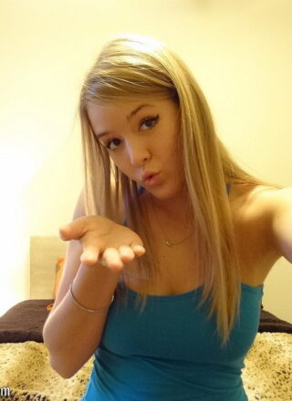 Sophia Winters Gets A New Camera And Has Some Fun In Her Bedroom With It