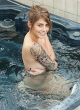 Hailey Leigh - Hot Tub