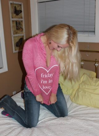 Alisa Kiss - Friday Im In Love