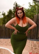 Lucy Vixen In Sexy Green Dress