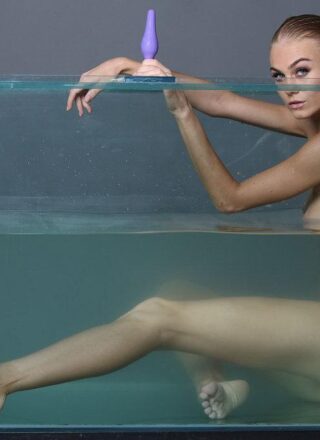 Watch4beauty: Nancy A - Aquarium