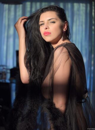 Kira Queen - Under The Ray Of Sun