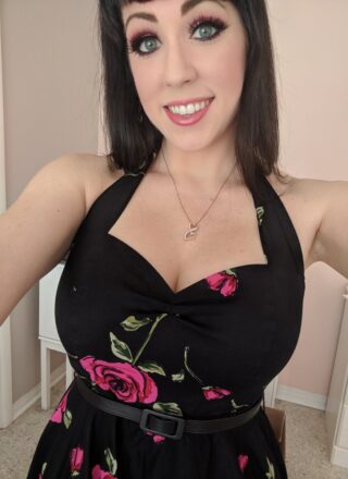 Kayla Kiss - Sexy Candid Pics