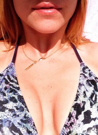Elizabeth Marxs - Selfies