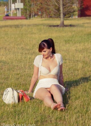 Jeny Smith - Summer Upskirt