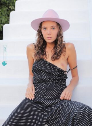 Katya Clover - Public