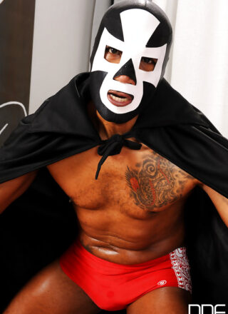 Hot Legs And Feet: Victoria Tiffani - Sole Job For A Masked Wrestler!