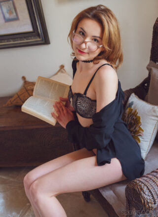 Sex Art: Lea Rose - Fingering Pussy