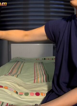 Mayas Handjobs: 2 Cumshots Through Gloryhole