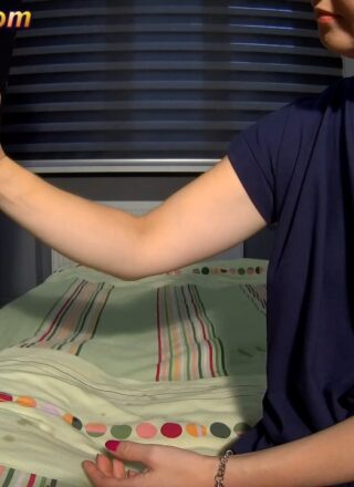Mayas Handjobs: 2 Cumshots Through Gloryhole