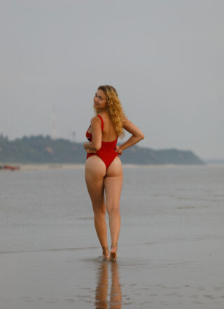 Zishy: Sofia Orlova Muddy Babe 1