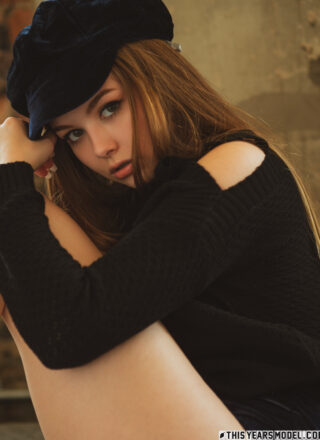 This Years Model: Lana Lea is a Mod 2