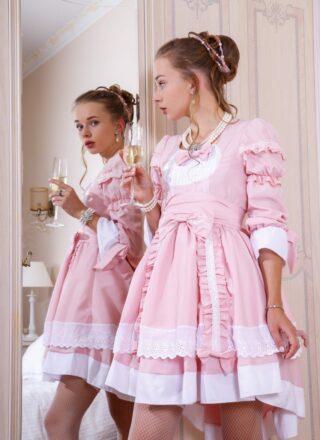 Milena Angel in Marie Antoinette 1