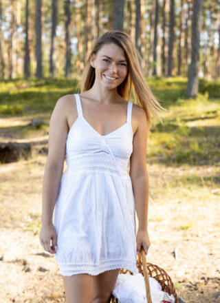 Sex Art: Paulina in a White Dress 1