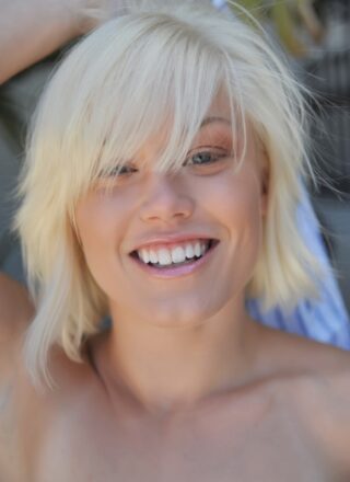 BreathTakers: Ash Hollywood - Clock 6