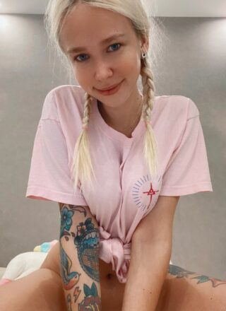 FanCentro: Arteya Nude Selfies  8
