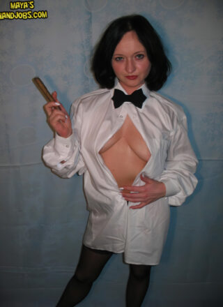 Mayas Handjobs - Cigar smoking