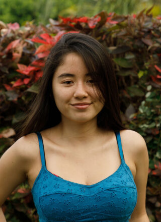 Zishy: Lolita Minh in Jeans 2