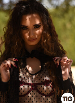 This Is Glamour: Valis Volkova - Shooting