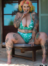 Nothing But Curves: Galda Lou - Plump And Grind