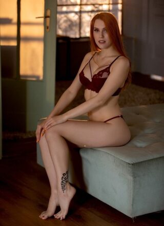 Holly Randall: Charlie Red - 1