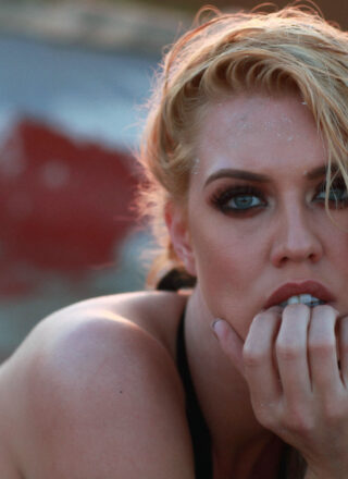 This Is Glamour: Kristy Leonie - Bend And Snap