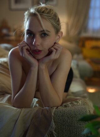 Girlfolio: Chloe Toy - Looking Back 12