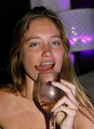 Zishy: Moon Torrance Shows off her Tan Lines 1