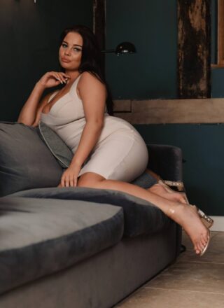 Skin Tight Glamour: Kym Graham - Simple Comforts 4
