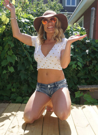 Meet Madden - Daisy Crop and Cutoffs 6