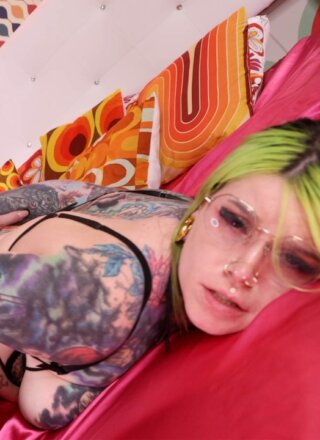 Alt Erotic: Sapphire Ink 2 - Sappire Ink 2 Gets A Straight Fucking Lesson With A Giant Load From London Ford